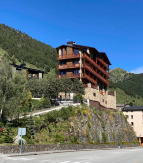 Ski Chalet Andorra - Tree Line - Two Bedrooms Residence